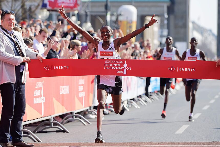 William Wanjiku aus Kenia ist der Sieger des GENERALI BERLINER HALBMARATHON 2019