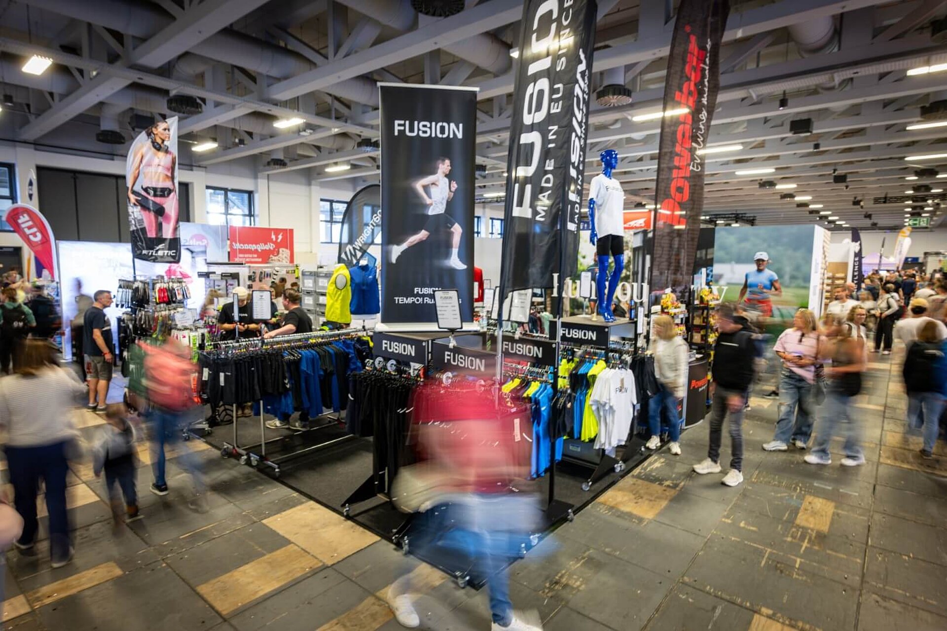 Stände von Fusion und Clif.