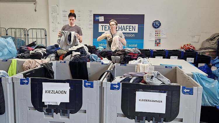 GENERALI BERLINER HALBMARATHON EXPO: Sortierung im Textilhafen © SCC EVENTS