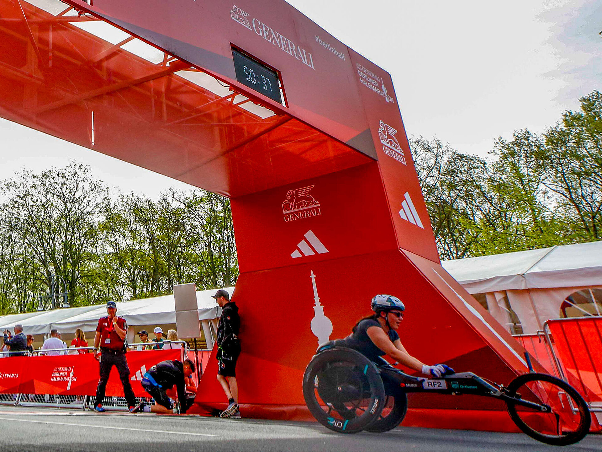 Merle Menje (StTV Singen) wins the women's wheelchair race with a German record of 50:37 minutes © SCC EVENTS / Jean-Marc Wiesner 