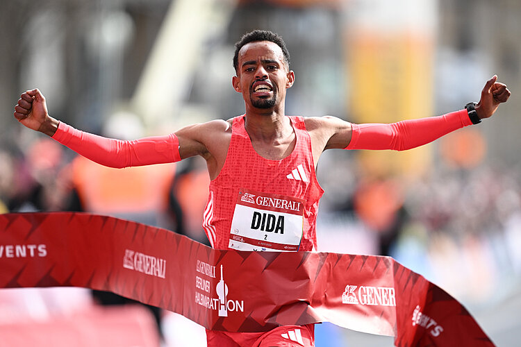 GENERALI BERLIN HALF MARATHON 2025: Winner of the men's race - Gemechu Dida © SCC EVENTS / Petko Beier 