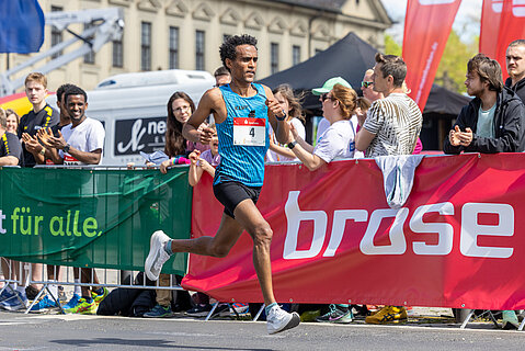 GENERALI BERLIN HALF MARATHON: Portrait of Eritean runner Filimon Abraham © Management of Filimon Abraham