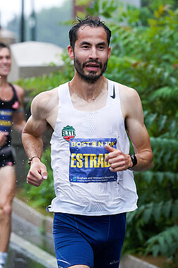 GENERALI BERLINER HALBMARATHON: Portraitbild des mexikanischen Läufers Diego Estrada © Management von Diego Estrada