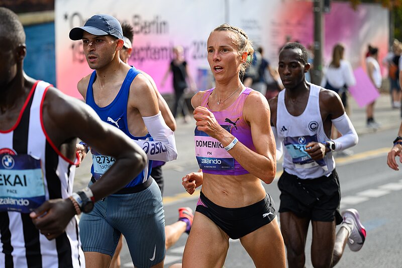 Domenika Mayer beim BMW BERLIN-MARATHON 2025.